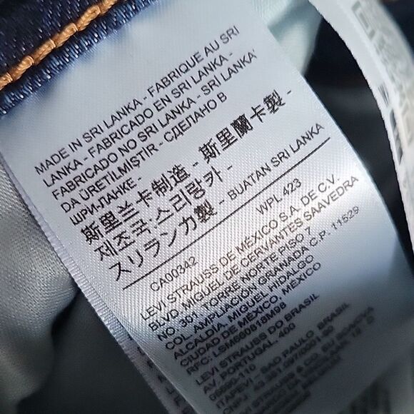 NEW 30 LEVI'S RIBCAGE STRAIGHT LEG ANKLE RIB CAGE SHORT JEANS 27 NWT - Picture 8 of 11